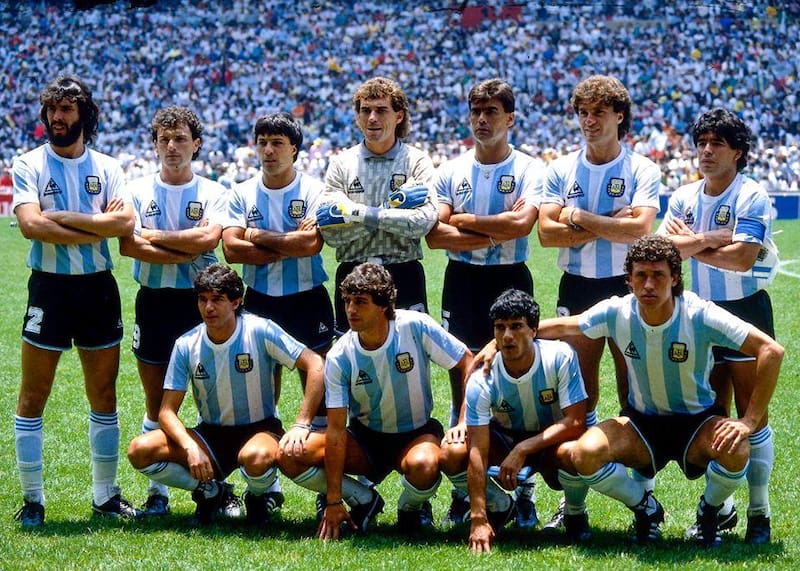 Varios integrantes del plantel campeón de 1986 pertenecían a la misma generación que los soldados de Malvinas. (Foto: Wikipedia)