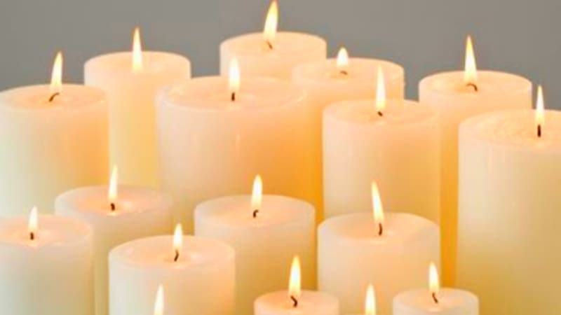 Encender velas blancas.