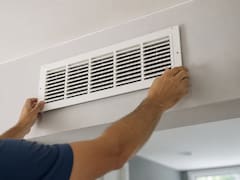 ¿Hay que cerrar las rejillas de aire en los cuartos vacíos durante el verano? Para qué sirve y qué dicen los expertos