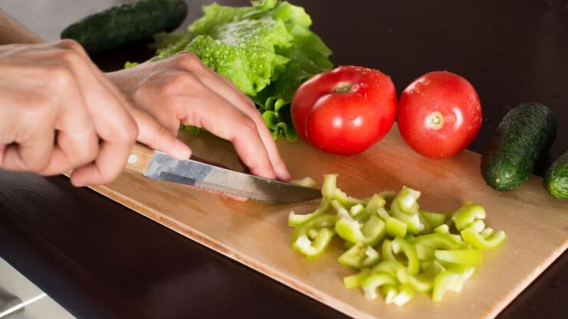 Tendencia de Lidl | Este electrodoméstico ralla y corta las verduras de hasta 5 maneras distintas. (Fuente: Freepik).