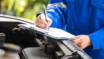 La verificación vehicular ya no será igual: el trámite cambiará en abril y sumará una nueva multa para conductores que no respeten esta regla