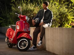 A sus 80 años, la marca del scooter más icónico lanza una edición limitada y cuesta una mini “fortuna”