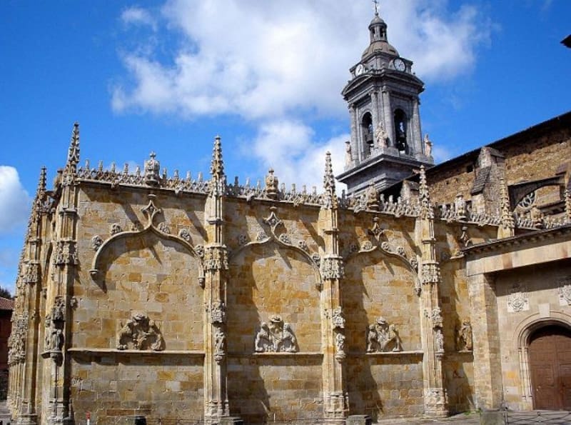 Este pueblo cautivador se halla entre las mejores villas turísticas del mundo para visitar: se encuentra a 1 hora de País Vasco (foto: Pexels).