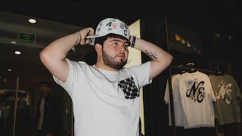 Quién es Víctor Valverde, el artista que lideró las listas Billboard y fue herido de bala en Culiacán