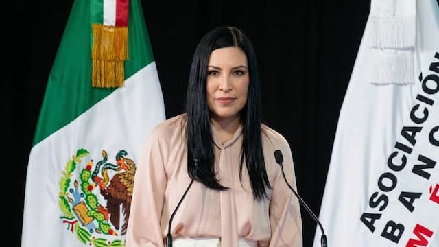 Pagos digitales en México avanzan, pero su adopción sigue rezagada pese a infraestructura sólida: Banxico