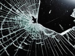 Descubren la fórmula secreta que explica por qué todo se rompe de forma caótica: la ciencia detrás del vaso hecho trizas