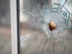 Entró a robar a una cafetería, rompió el vidrio a cabezazos y dejó la caja vacía