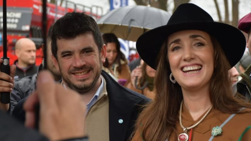 Villarruel y Chiarella se mostraron juntos y sonrientes durante la recorrida por la 90ª edición de Expo Venado, en Santa Fe. Foto: instagram @venadotuertogob