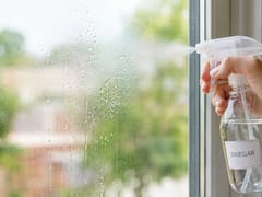 Rociar vinagre en el vidrio de las ventanas: para qué sirve y por qué lo recomiendan