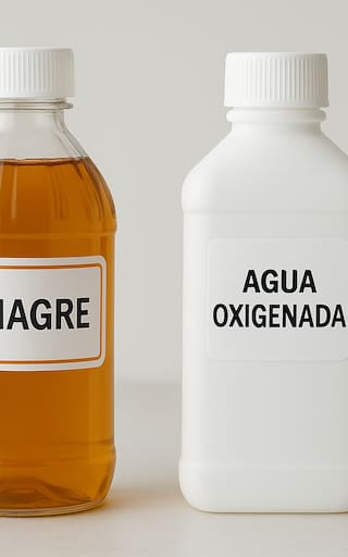Mezclar una porción de vinagre con agua oxigenada: para qué sirve y por qué recomiendan hacerlo