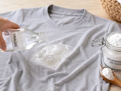 Aplicar bicarbonato de sodio y vinagre sobre la ropa antes de lavarla: para qué sirve y por qué lo recomiendan