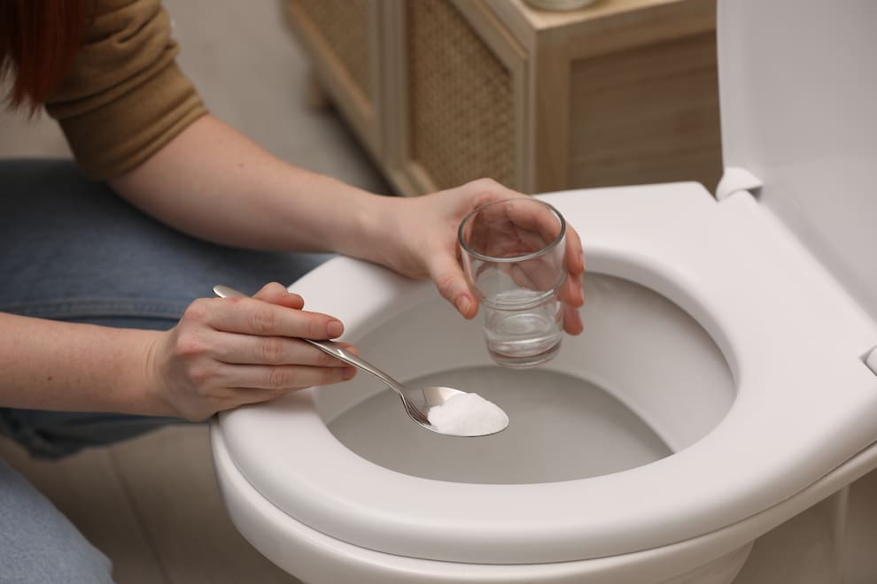 Acid Staining Lab How to remove yellow stains and toilet grime in 15 minutes with vinegar ...