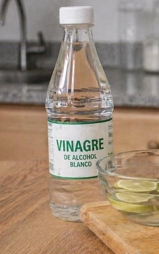 Por qué recomiendan mezclar vinagre con limón y para qué sirve