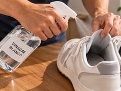 Para qué sirve rociar vinagre y agua dentro de los zapatos, por qué es importante hacerlo y cómo aplicarlo correctamente