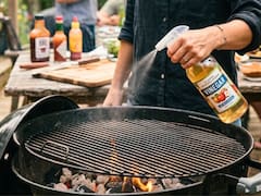 Spraying vinegar on the grill: what it does and why experts recommend it