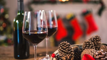 Es tendencia para estas fiestas: el vino tinto más rico y recomendado de Walmart que puedes conseguir por menos de 6 dólares