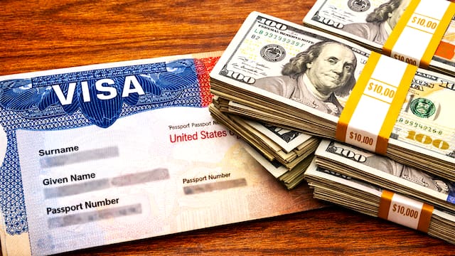 Se confirmó la peor noticia | Estados Unidos anunció nuevas tarifas de 15,000 dólares para quienes tramiten la visa americana y cumplan un requisito