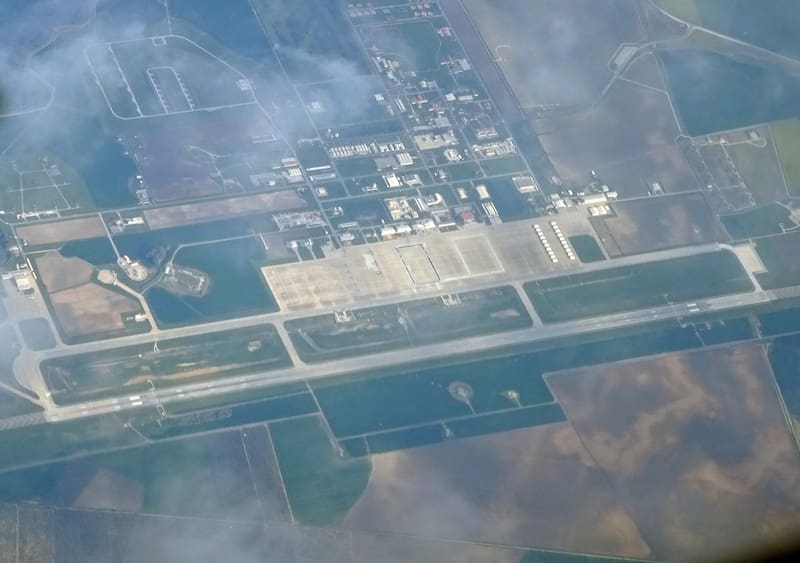 La inversión apunta a modernizar la infraestructura de Morón y sostener la operatividad de una base clave para los despliegues aliados.