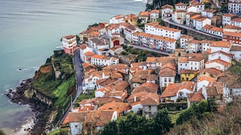 El pequeño pueblo del norte junto al mar que parece detenido en el tiempo: es el mejor lugar para comer rico y barato
