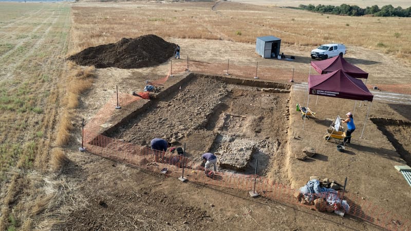 El hallazgo en Mellaria revela más de un kilómetro de la vía Corduba-Emerita y un cenotafio romano excepcional en Fuente Obejuna.