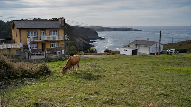 Ni Noruega ni Dinamarca: el pueblo pesquero que parece salido de Escandinavia y fue el hogar de una de las escritoras más populares de España