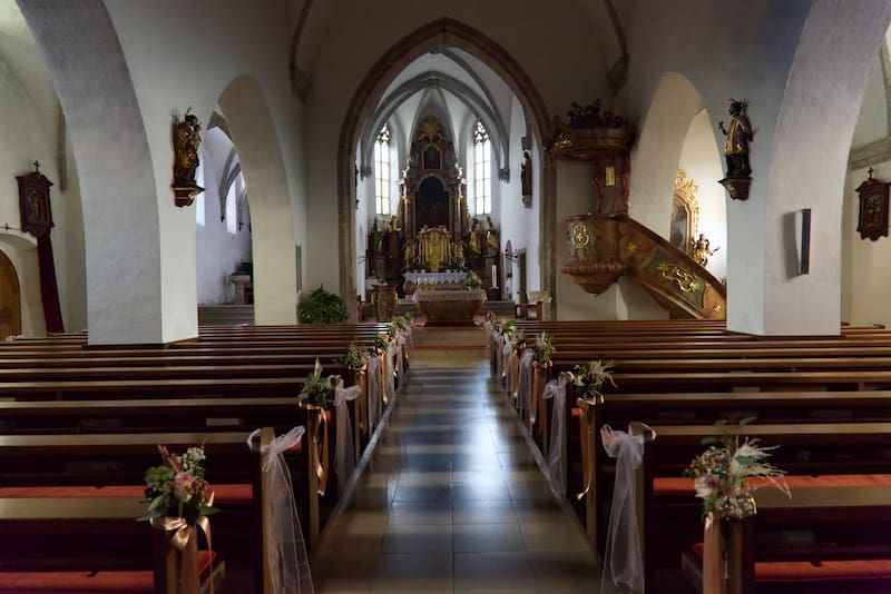 La cripta de la iglesia de St. Thomas am Blasenstein ocultó durante siglos uno de los métodos funerarios más enigmáticos de Europa.