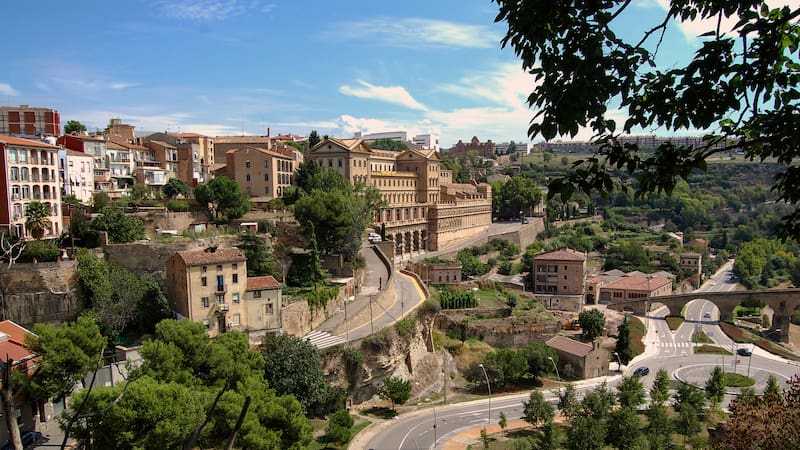 Qué ver en Manresa: historia, arquitectura gótica, paisajes naturales y gastronomía típica a solo una hora de Barcelona.