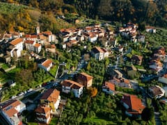 Buscan voluntarios para vivir gratis en una aldea Toscana en Italia: ofrecen alojamiento y comida a cambio de trabajar en noviembre