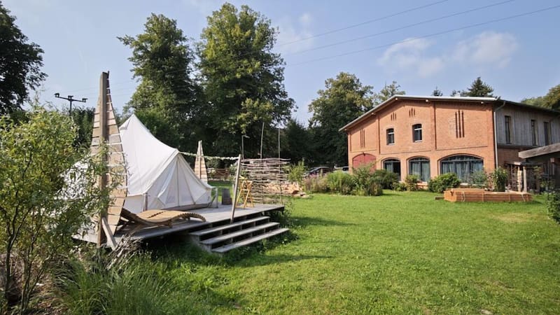 La vacante se desarrolla en una propiedad rural ubicada en Stepenitztal, Alemania, y busca voluntarios que puedan colaborar.