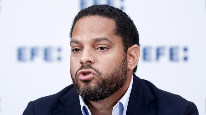 Vox cargó contra Pedro Sánchez y lo acusó de juntarse con los “peores narcodictadores” y convertir a Barcelona en “la capital de la izquierda criminal”. Foto: EFE