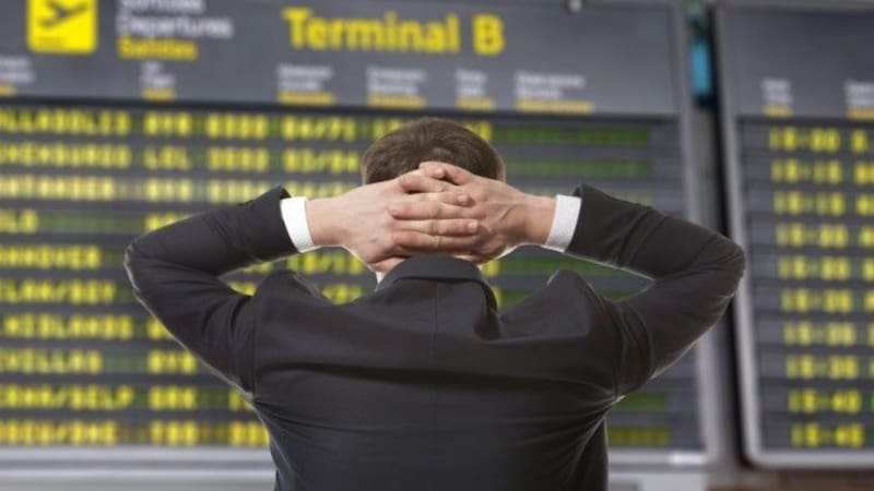 En caso de vuelos demorados, las aerolíneas tienen la obligación legal de compensar a los pasajeros.