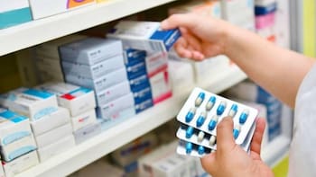 Autoridades ordenan suspender la venta de los suplementos antiinflamatorios más consumidos del país