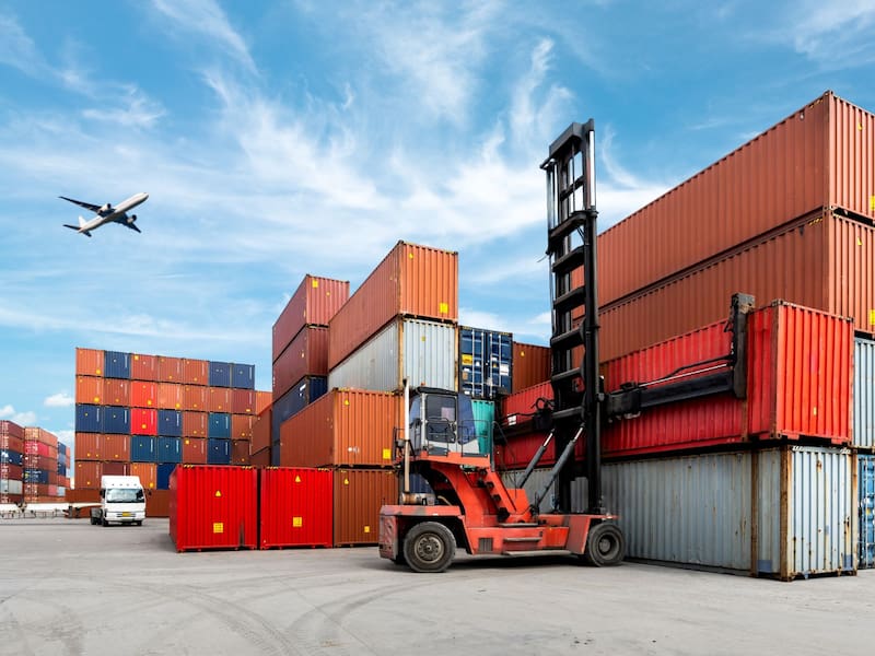 La nueva medida afecta a Pymes y emprendedores que quieran empezar a exportar; comercios de e-commerce transfronterizo que venden productos chicos o de nicho al exterior; empresas de courier (PSP) y consumidores que compran en el exterior.