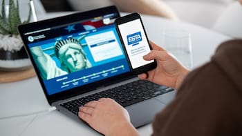 Un permiso de 40 dólares se usa para viajar a Estados Unidos sin visa americana: quiénes pueden tramitarlo y qué se necesita