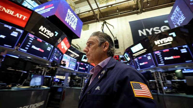 La apuesta por la inteligencia artificial acelera despidos y reabre el debate sobre productividad y trabajo. Fuente: Reuters.