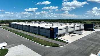 El supermercado más grande del país abre un almacén semiautomatizado: 90 robots preparan automáticamente más de 550 pedidos por día