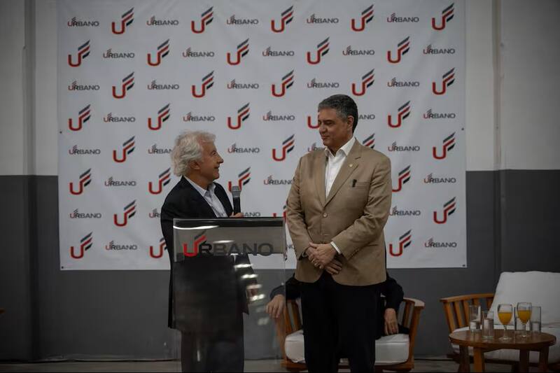 Román y Jorge Macri hace dos años, cuando Urbano inauguró la mayor planta logística de CABA