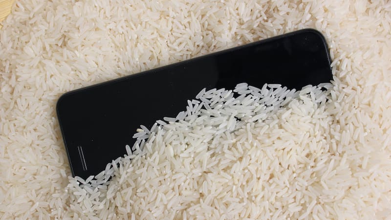 Wet phone? Don’t put it in rice: what Apple recommends doing instead