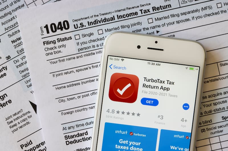 What are the benefits of filing taxes with TurboTax?