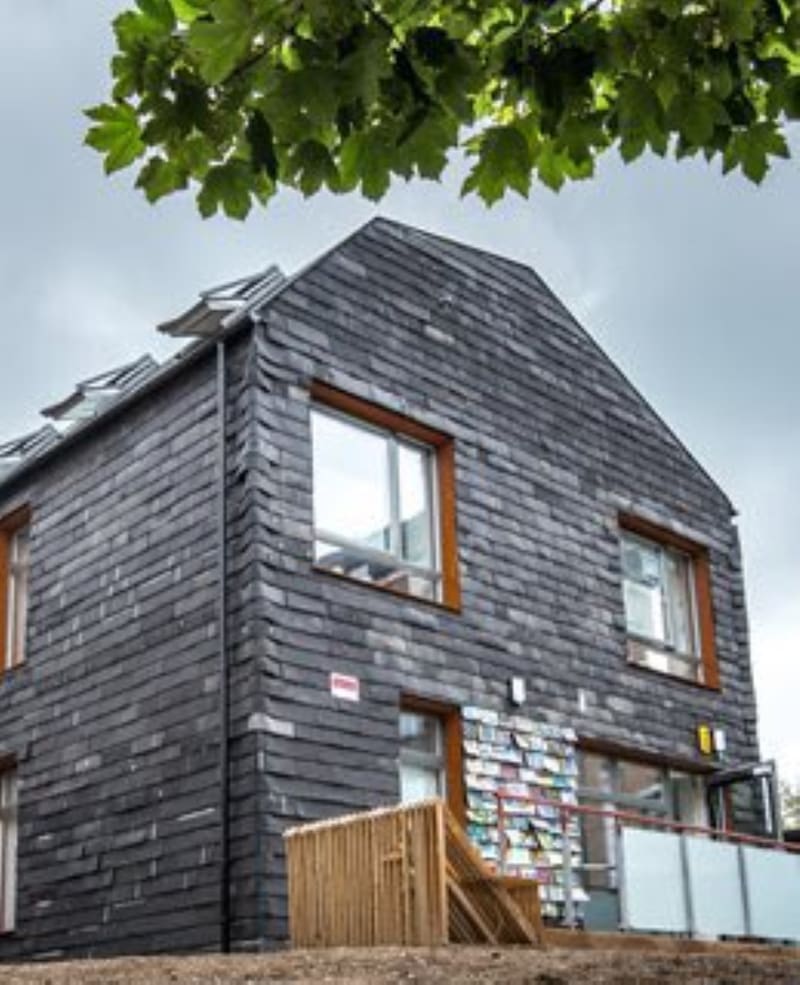 What the house built with toothbrushes and used jeans is like.