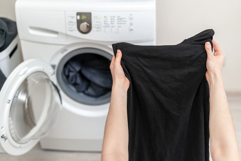 Why experts advise leaving the washing machine door open when the wash is finished.