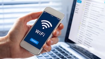 Los tres motivos por los que siempre hay que desactivar el Wi-Fi del celular al salir de casa