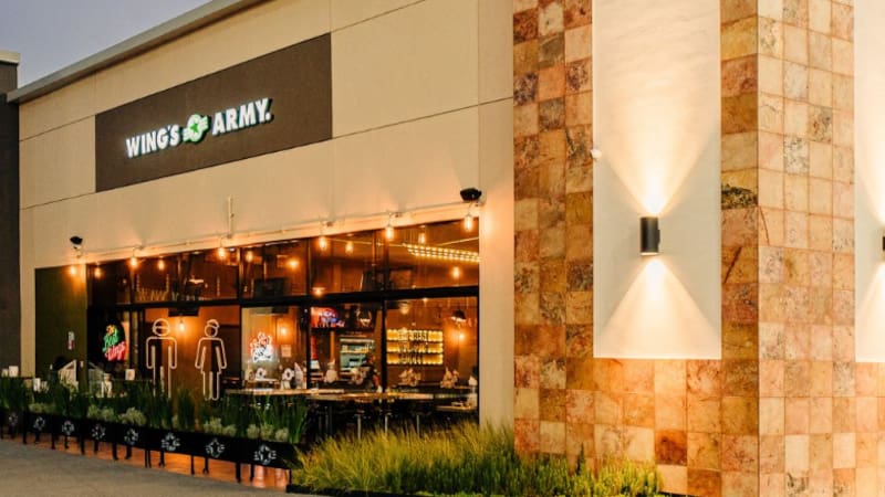 Wing's Army es una de las cadenas de franquicias mexicana que se ha logrado establecer en San Diego, Estados Unidos | Foto: Sitio web