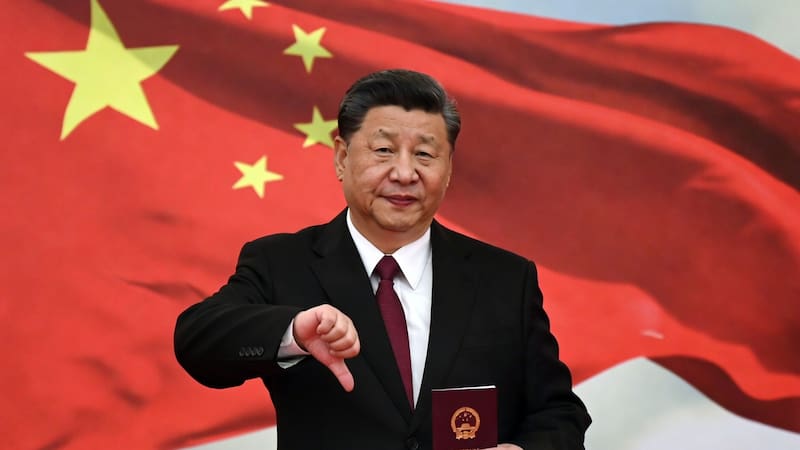 Tensión mundial: China prohibirá el ingreso al país a todos los viajeros que posterguen este trámite. (Representación creada con IA)