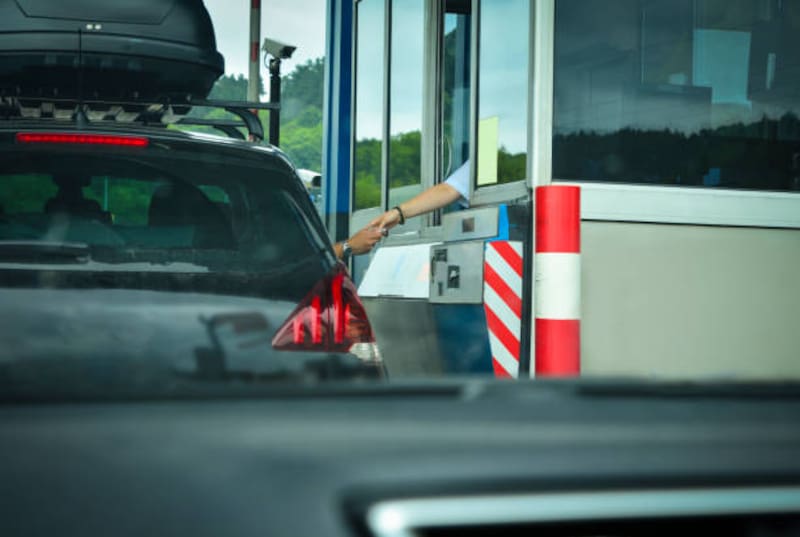 Ya es oficial | Concesión confirmó descuentos de casi $ 1.000 en 5 peajes de la Autopista de 256 km que conecta 3 importantes departamentos (Fuente: Getty Images/iStockphoto)