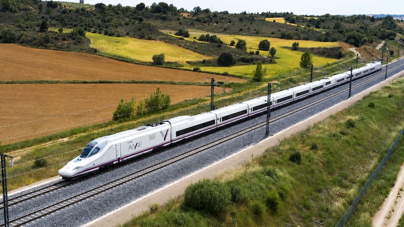 Ya es oficial | El Gobierno anunció la compra de 40 trenes de alta velocidad que alcanzan los 350 km/h para renovar una de las líneas más importantes