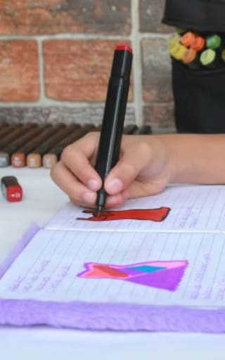 Bono escolar confirmado: cajas de compensación entregarán hasta $105.000 en enero de 2026