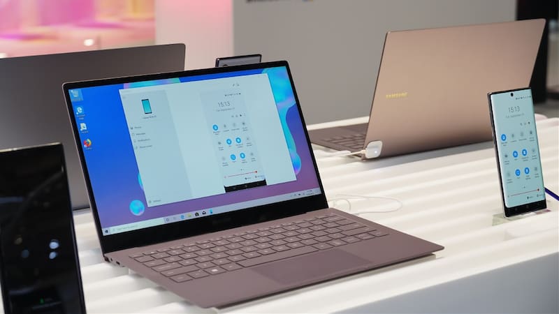 Ya es oficial | La Ciudad entregará computadoras y wifi gratis a casi 10.000 familias: los dispositivos tienen el último sistema operativo, cámara HD y batería de hasta 8 horas. (Fuente: Shutterstock)