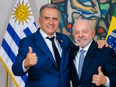 Yamandú Orsi felicitó al presidente de Brasil, Lula Da Silva, tras la victoria electoral