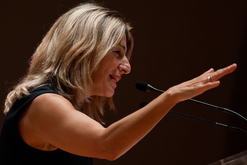 Yolanda Diaz es acusada de traicionar un pacto con Podemos.